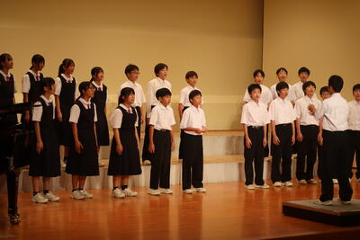 １年生「手をつなごう～共に生きる～」